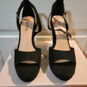 Black wedges